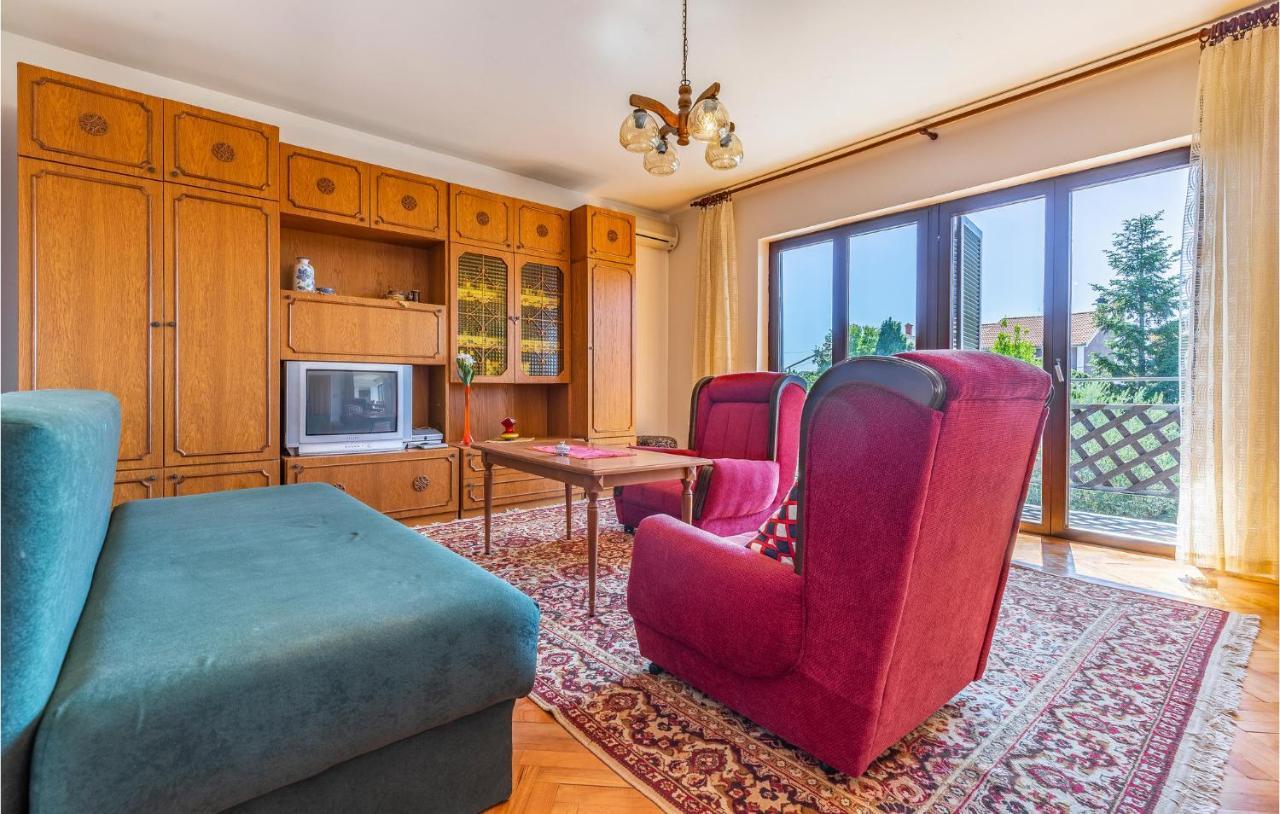 Awesome Apartment In Medulin With Kitchen Kültér fotó