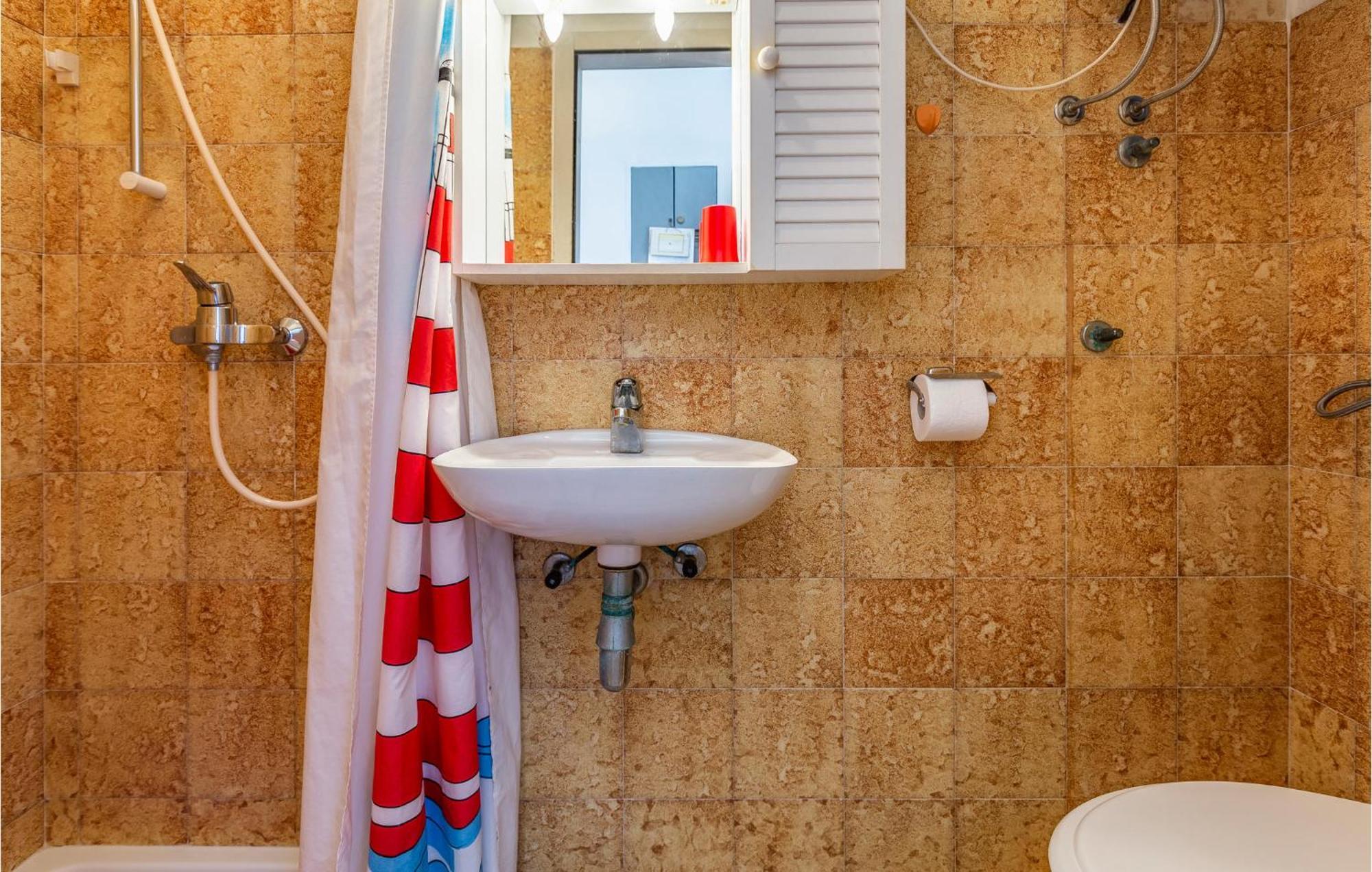 Awesome Apartment In Medulin With Kitchen Kültér fotó