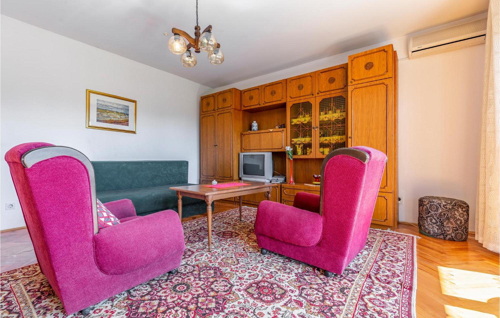 Awesome Apartment In Medulin With Kitchen Kültér fotó