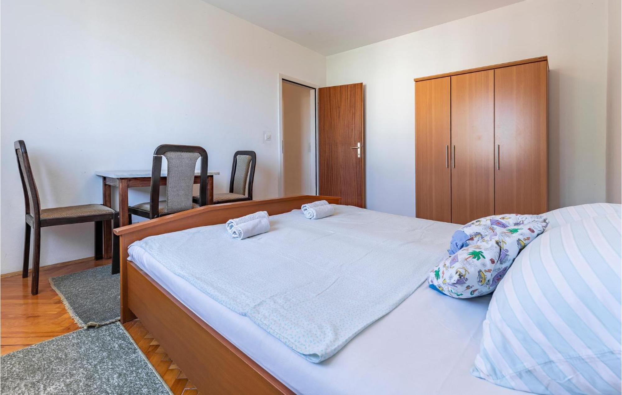 Awesome Apartment In Medulin With Kitchen Kültér fotó